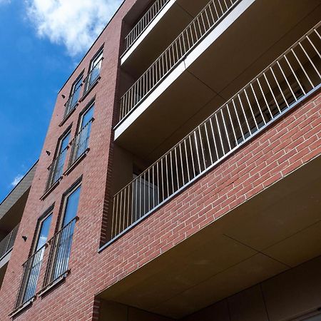 Modern Apartments With Balcony In Merton Near Wimbledon By Sojo Stay Митчам Экстерьер фото