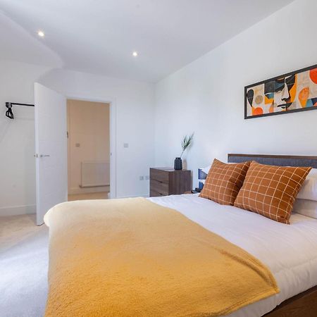 Modern Apartments With Balcony In Merton Near Wimbledon By Sojo Stay Митчам Экстерьер фото