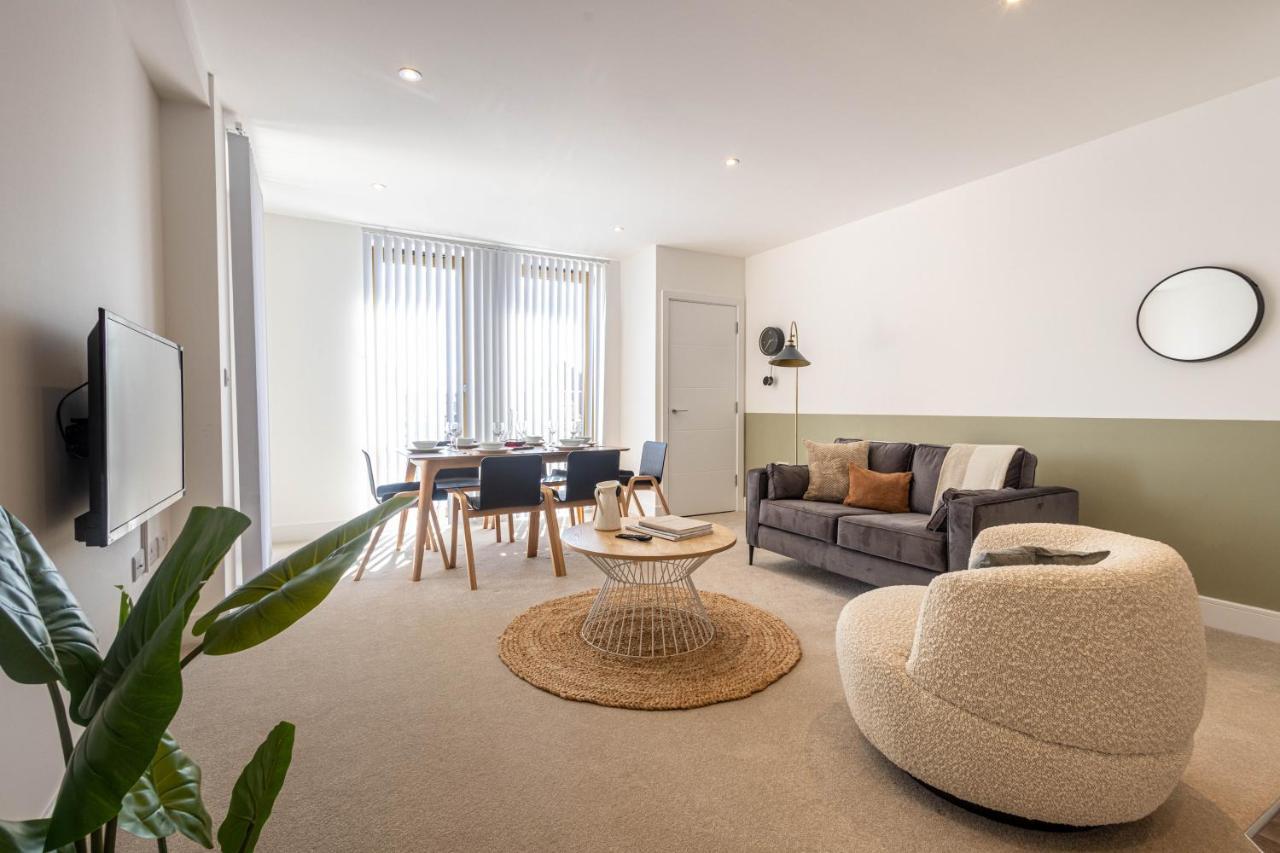 Modern Apartments With Balcony In Merton Near Wimbledon By Sojo Stay Митчам Экстерьер фото