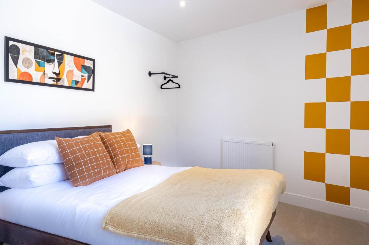 Modern Apartments With Balcony In Merton Near Wimbledon By Sojo Stay Митчам Экстерьер фото