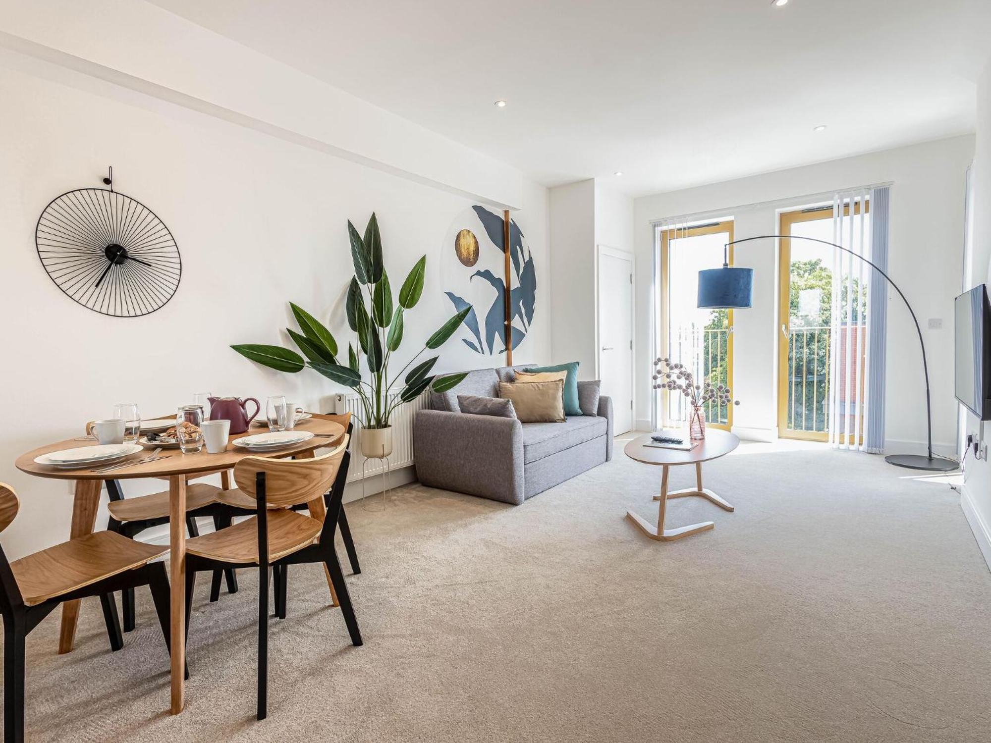 Modern Apartments With Balcony In Merton Near Wimbledon By Sojo Stay Митчам Экстерьер фото